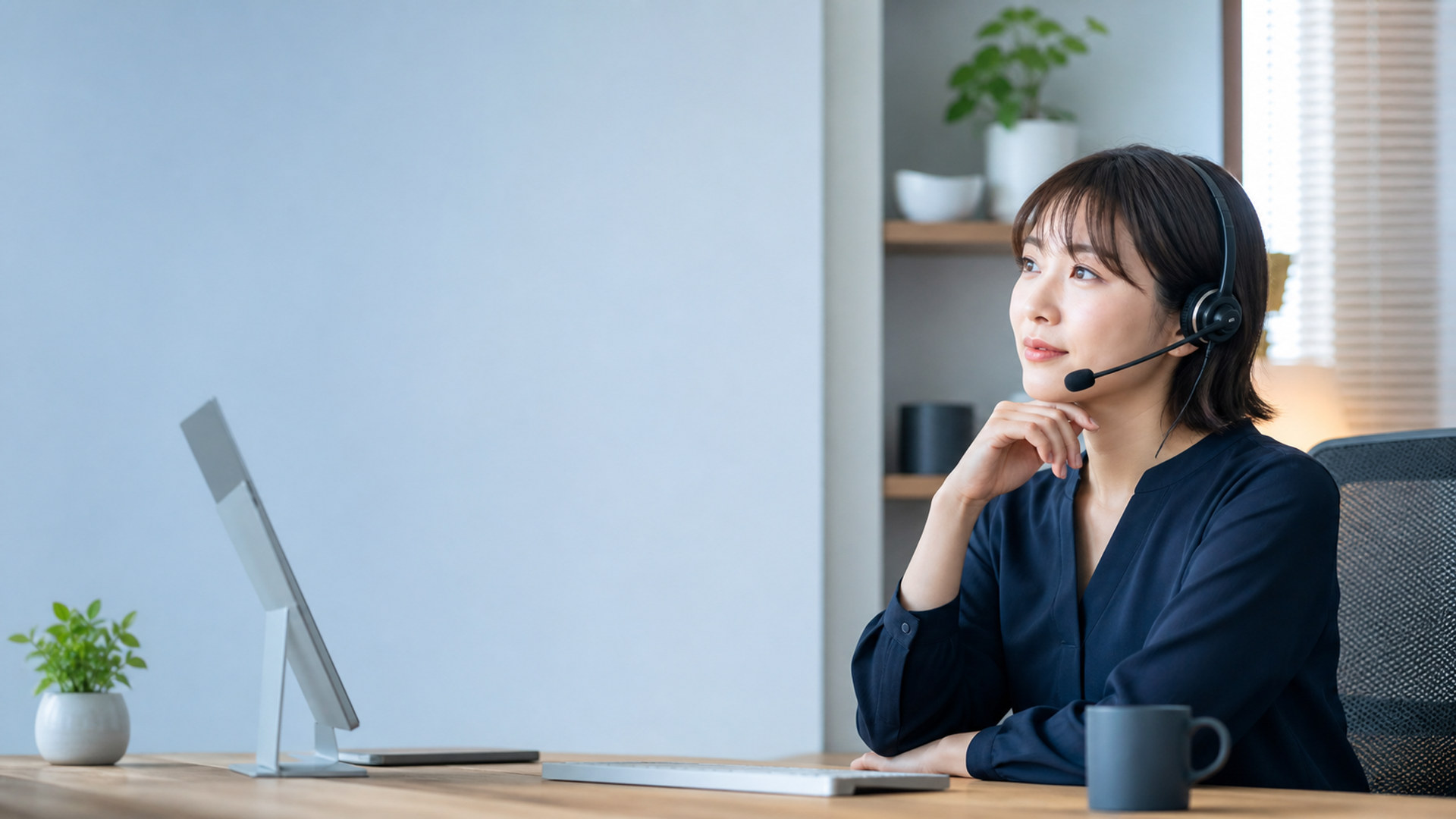 カスタマーサポート customer-support-office-03