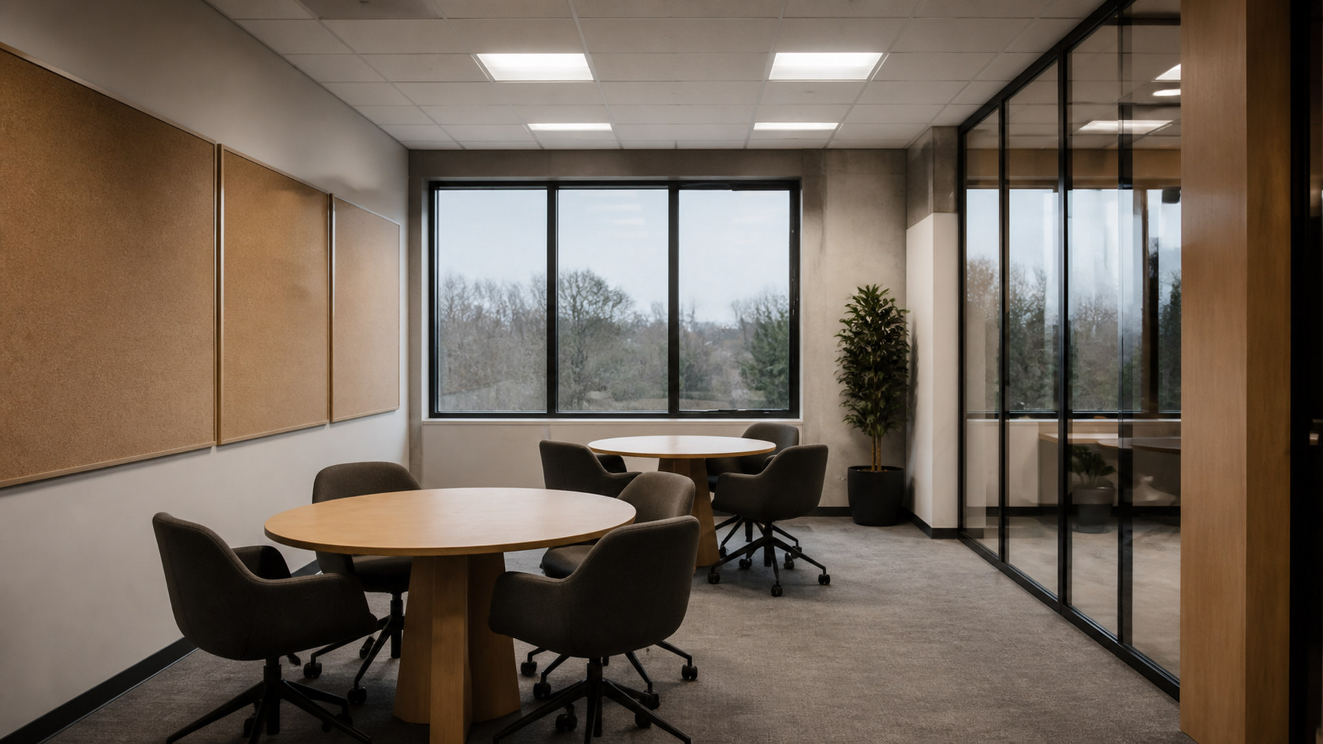 無人会議室 empty-meeting-room-04