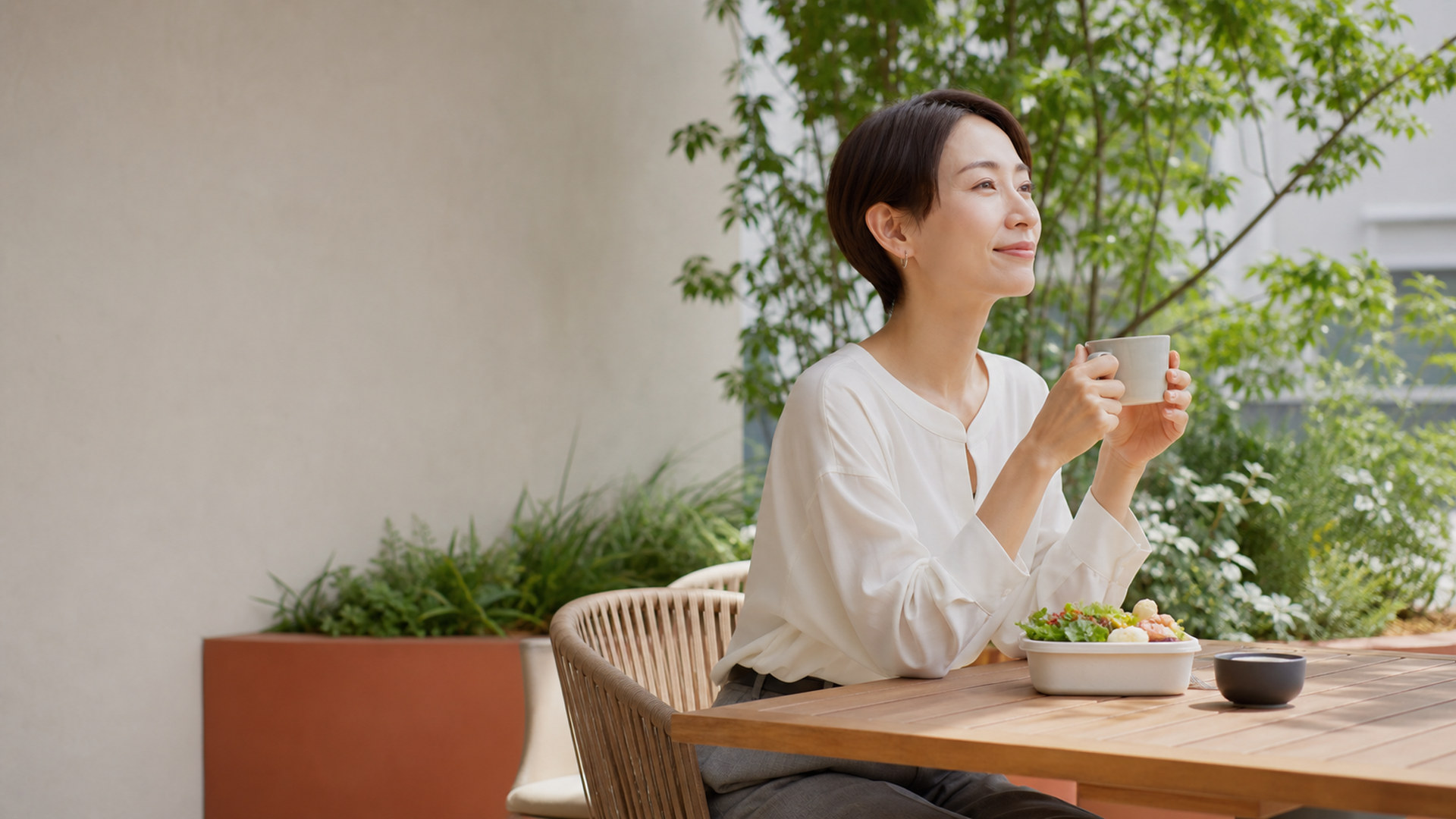 職場の昼休み lunch-break-office-03