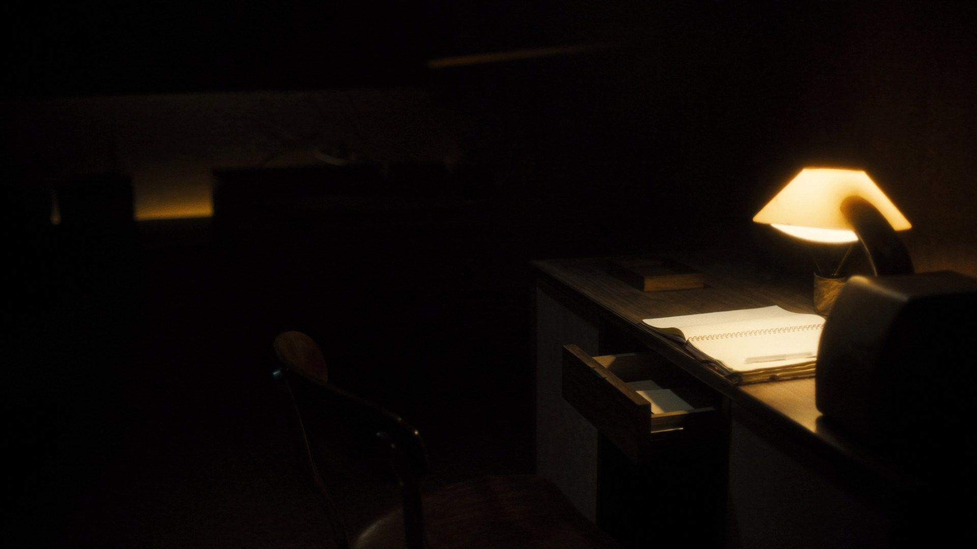 夜の書斎 night-desk-01