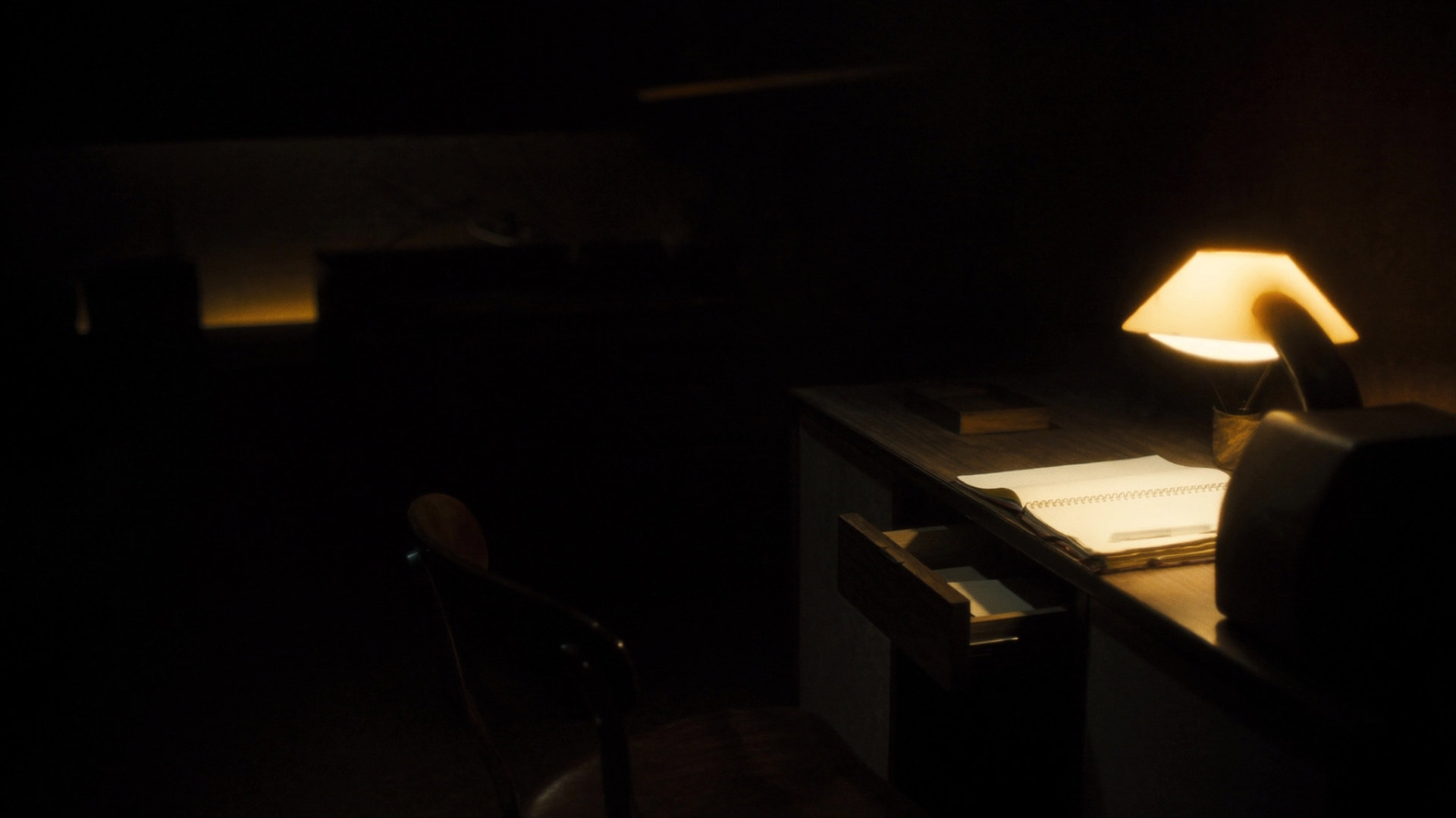 夜の書斎 night-desk-01