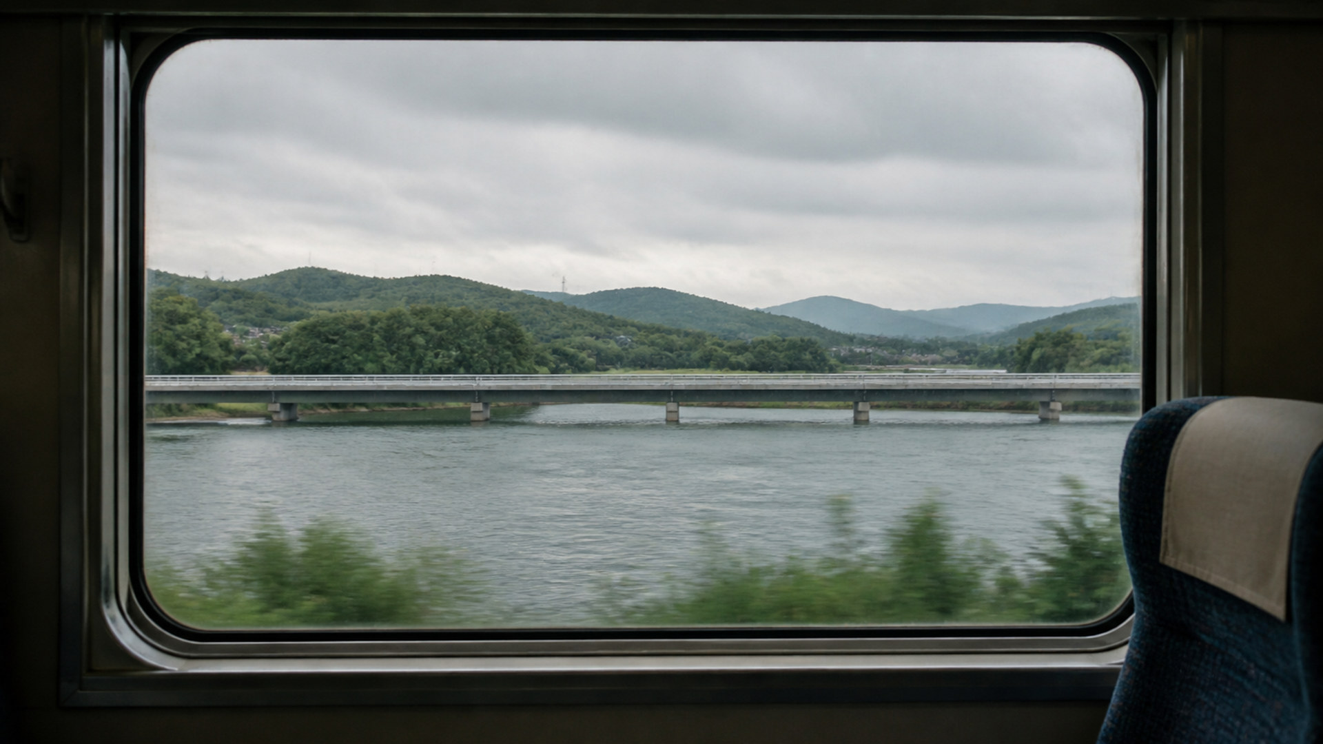 車窓の旅 train-window-02